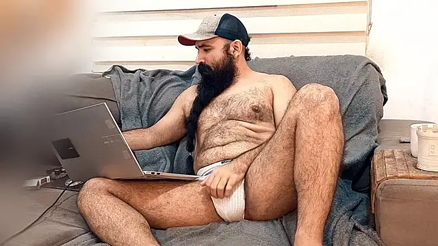 Snapshot of Barba_Negra_Fumador chatting on June 18, 8:35 pm Barba Negra Fumador online show from June 18, 8:35 pm