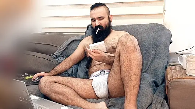 Snapshot of Barba_Negra_Fumador chatting on June 19, 6:56 pm Barba Negra Fumador online show from June 19, 6:56 pm