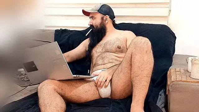 Snapshot of Barba_Negra_Fumador chatting on July 8, 5:17 pm Barba Negra Fumador online show from July 8, 5:17 pm