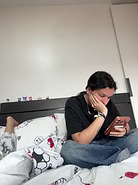 Genblan online show from April 7, 2:06 pm