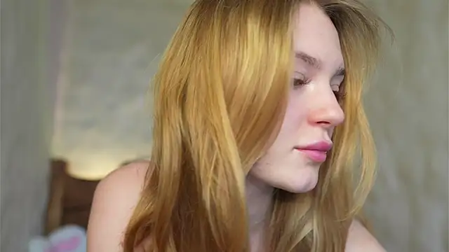 cyberl0ve  online show from March 31, 1:55 pm