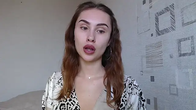 yourameliaa online show from April 1, 12:50 pm