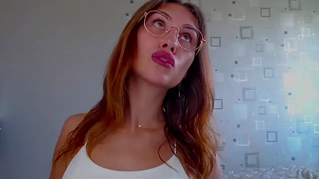 yourameliaa online show from July 11, 12:41 pm