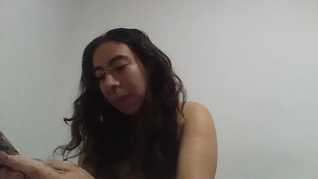 Moonandzukko online show from April 15, 12:39 am