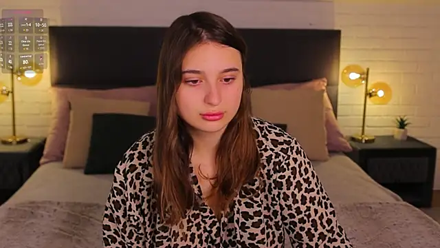 Nicole De Lux online show from April 10, 5:23 am