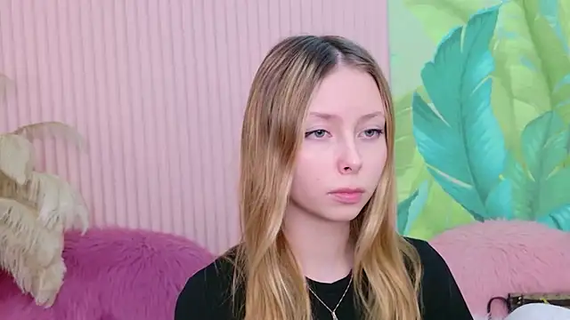 Tessa Cross online show from March 3, 8:09 am