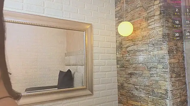 Snapshot of amarahanks11 chatting on April 7, 4:24 am amarahanks11 online show from April 7, 4:24 am