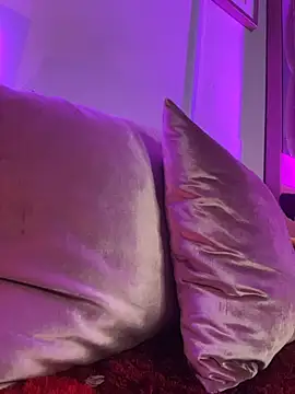 Taylor  0 online show from July 3, 1:06 pm