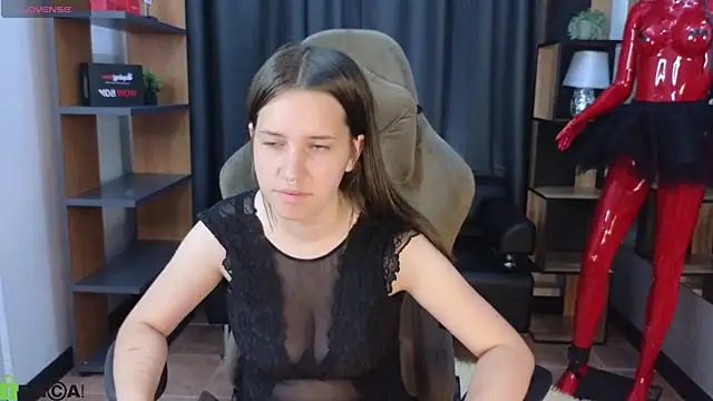 Molly Miavka online show from June 19, 6:40 am