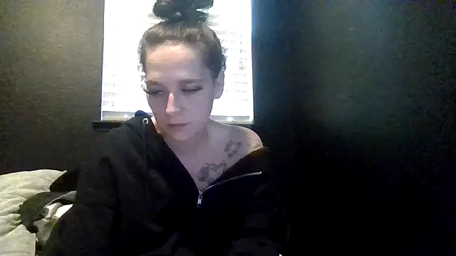 Snapshot of TallHungandCloudy69 chatting on May 19, 1:56 am TallHungandCloudy69 online show from May 19, 1:56 am