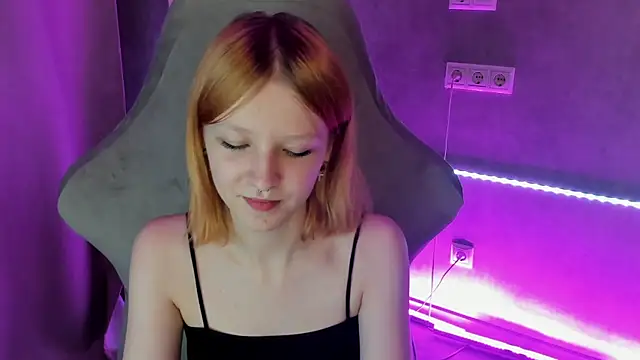 Snapshot of Emma_Dusk chatting on July 11, 1:08 am Emma Dusk online show from July 11, 1:08 am