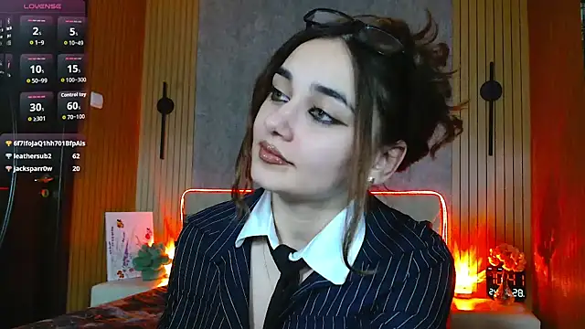 Snapshot of KatarinaHeaven chatting on April 28, 7:41 pm KatarinaHeaven online show from April 28, 7:41 pm