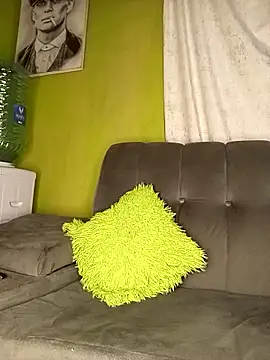 StrongEbonyDick online show from April 1, 3:18 am