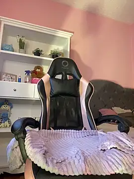 Franchezcaa  online show from March 8, 2:32 pm