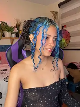 Franchezcaa  online show from April 9, 1:38 pm