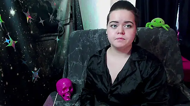 Snapshot of _little_monsterrr_ chatting on March 3, 10:32 am little monsterrr online show from March 3, 10:32 am