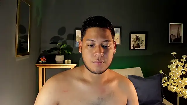 Akon 2XXX online show from April 10, 8:13 pm