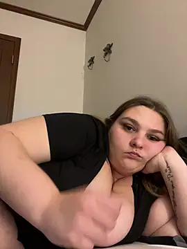 bbwnikki69 online show from April 7, 5:41 am