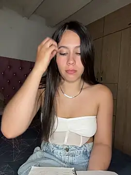 LauriLenix online show from April 26, 10:02 am
