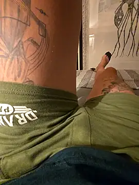 Snapshot of PeterPanYourMan chatting on March 2, 6:59 pm PeterPanYourMan online show from March 2, 6:59 pm