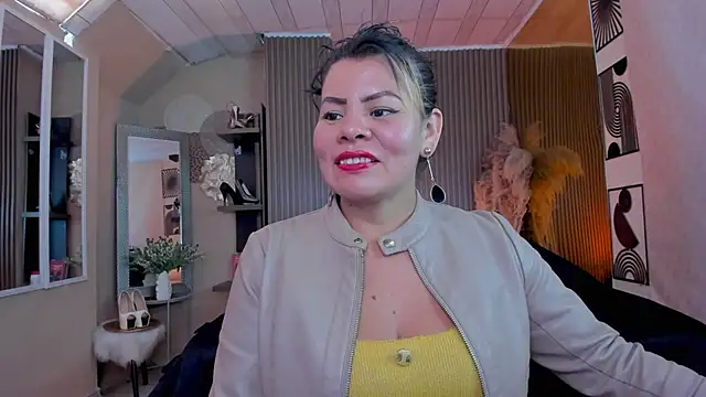 KiaraXMilf online show from April 16, 3:13 pm