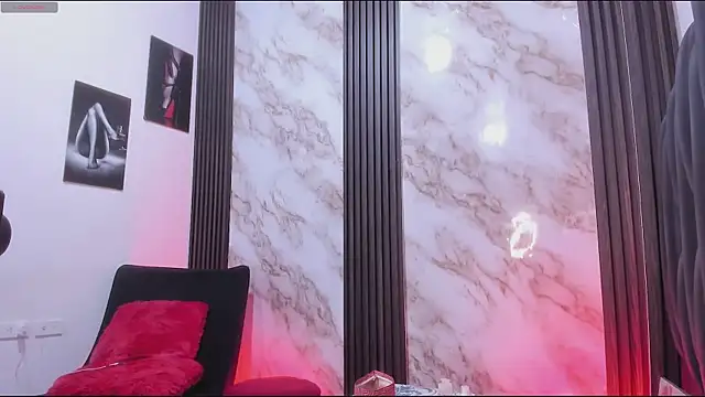 Nina vegas online show from April 13, 2:00 pm