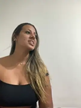 kifanyy online show from April 5, 2:42 am