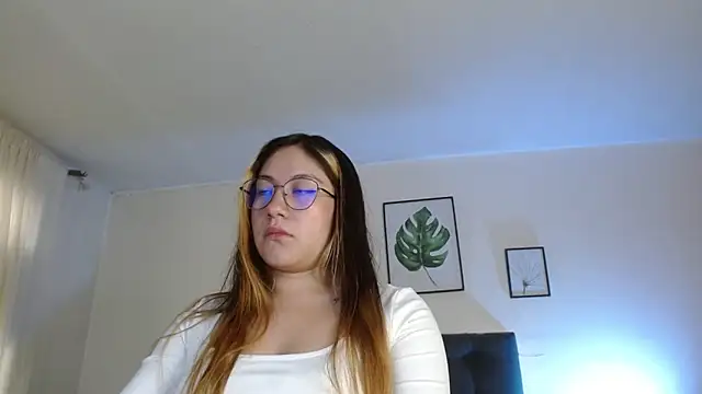samanthachop online show from June 17, 1:23 pm