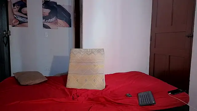 Snapshot of Scarlett_Cherry_ chatting on May 30, 7:44 pm Scarlett Cherry online show from May 30, 7:44 pm