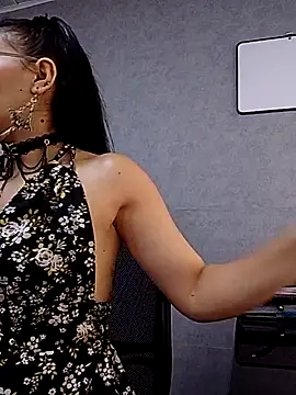 Snapshot of jaade_doll chatting on March 3, 2:34 pm jaade doll online show from March 3, 2:34 pm