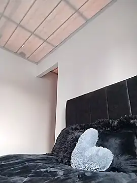 Aviigail online show from April 21, 1:17 pm