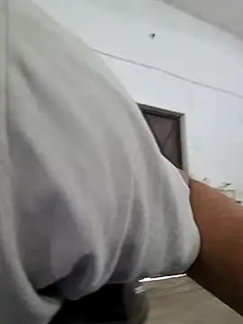 Snapshot of jerkrohan chatting on March 15, 3:34 am jerkrohan online show from March 15, 3:34 am