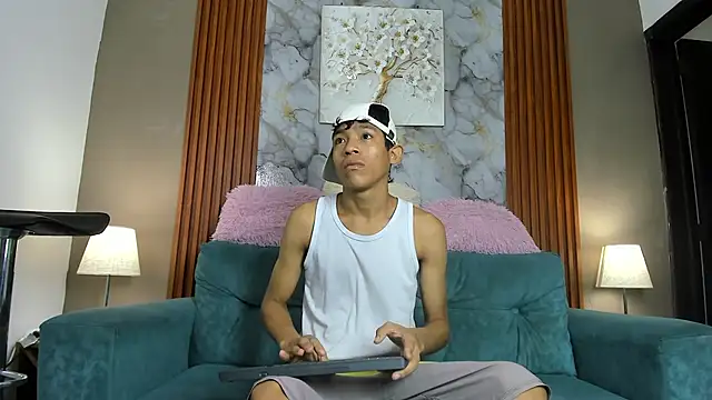 SKINNY BOYXXX online show from March 12, 7:14 am