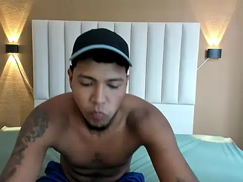 Snapshot of Axell_king07 chatting on March 3, 3:07 pm Axell king07 online show from March 3, 3:07 pm