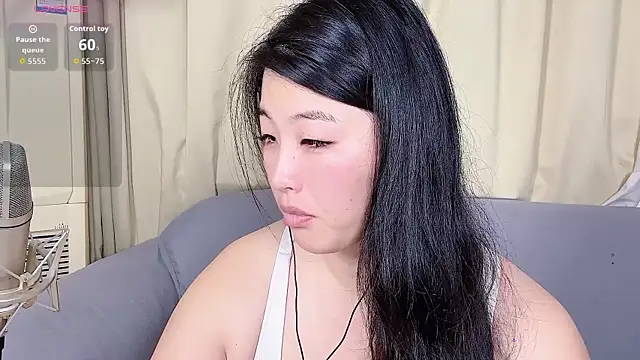 Tavie1744 online show from April 12, 11:10 pm