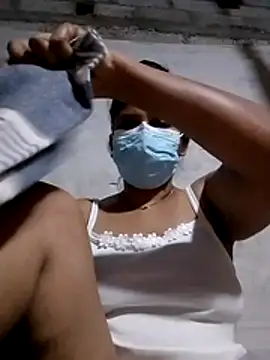 nilkirilli online show from April 21, 9:50 pm