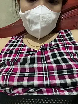 Snapshot of Layla_2x chatting on March 3, 7:42 pm Layla 2x online show from March 3, 7:42 pm