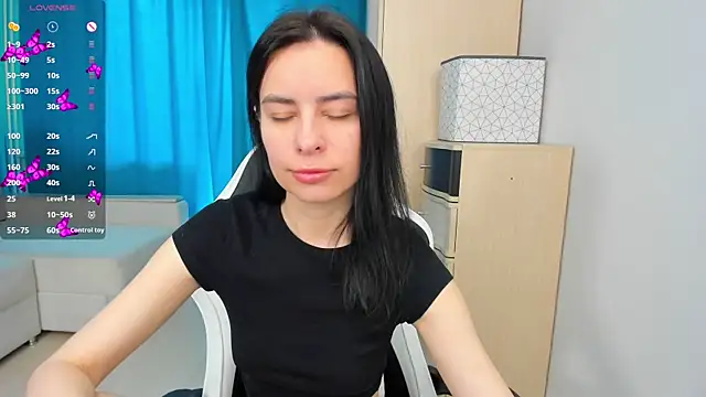 Snapshot of Horny__Nikki chatting on July 23, 9:51 am Horny Nikki online show from July 23, 9:51 am