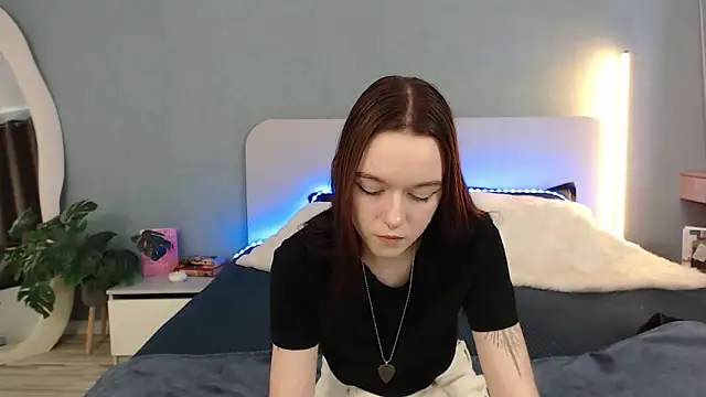 SunyLily online show from April 22, 6:16 am