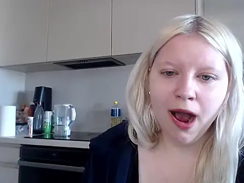 Snapshot of LenaSecret19 chatting on April 22, 5:54 am LenaSecret19 online show from April 22, 5:54 am