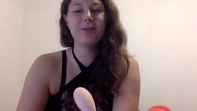 douce blanche13 online show from April 19, 7:49 pm