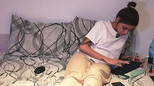 sweelexy online show from April 12, 10:15 pm