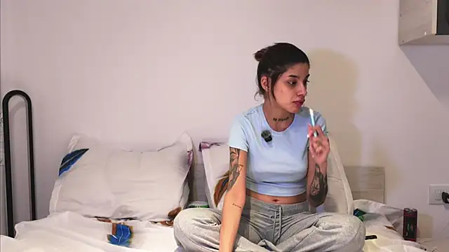 sweelexy online show from April 21, 8:01 pm