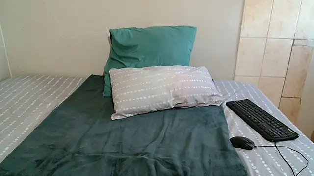 CocoBerryZA online show from April 9, 4:45 am