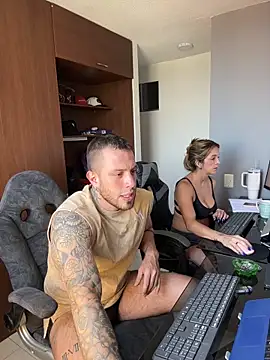 Snapshot of Dra-Dr-Fitness chatting on March 16, 6:23 pm Dra-Dr-Fitness online show from March 16, 6:23 pm