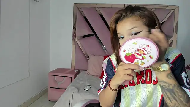 Snapshot of Angell_cherryht chatting on June 27, 8:25 pm Angell cherryht online show from June 27, 8:25 pm