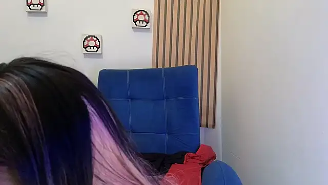 Caroline hernandes online show from April 5, 12:46 pm