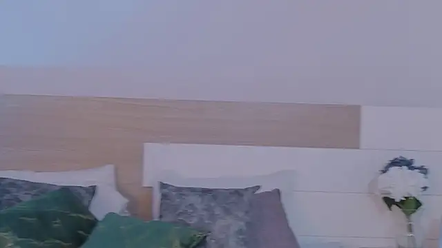 DaphneWayne online show from June 4, 8:15 pm
