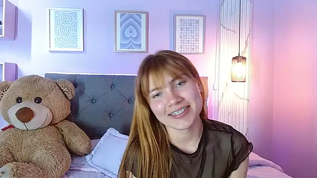 Snapshot of Celeste__London chatting on May 7, 6:24 pm Celeste London online show from May 7, 6:24 pm