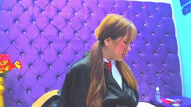 ZoeBarbiee online show from March 27, 3:01 am